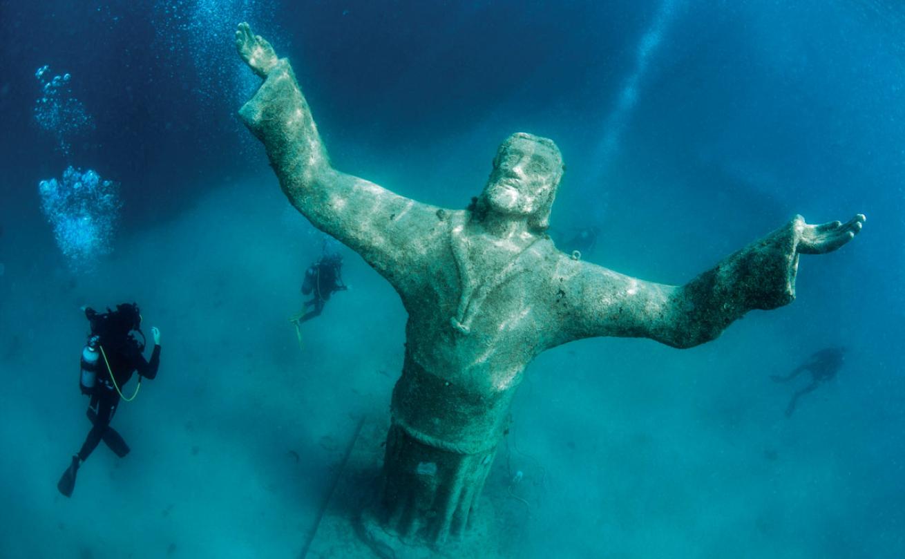 10-foot-tall Jesus Christ statue