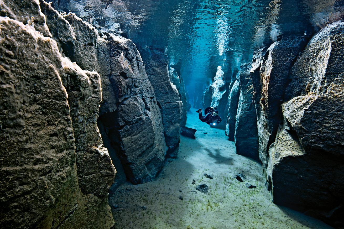 scuba diving iceland 