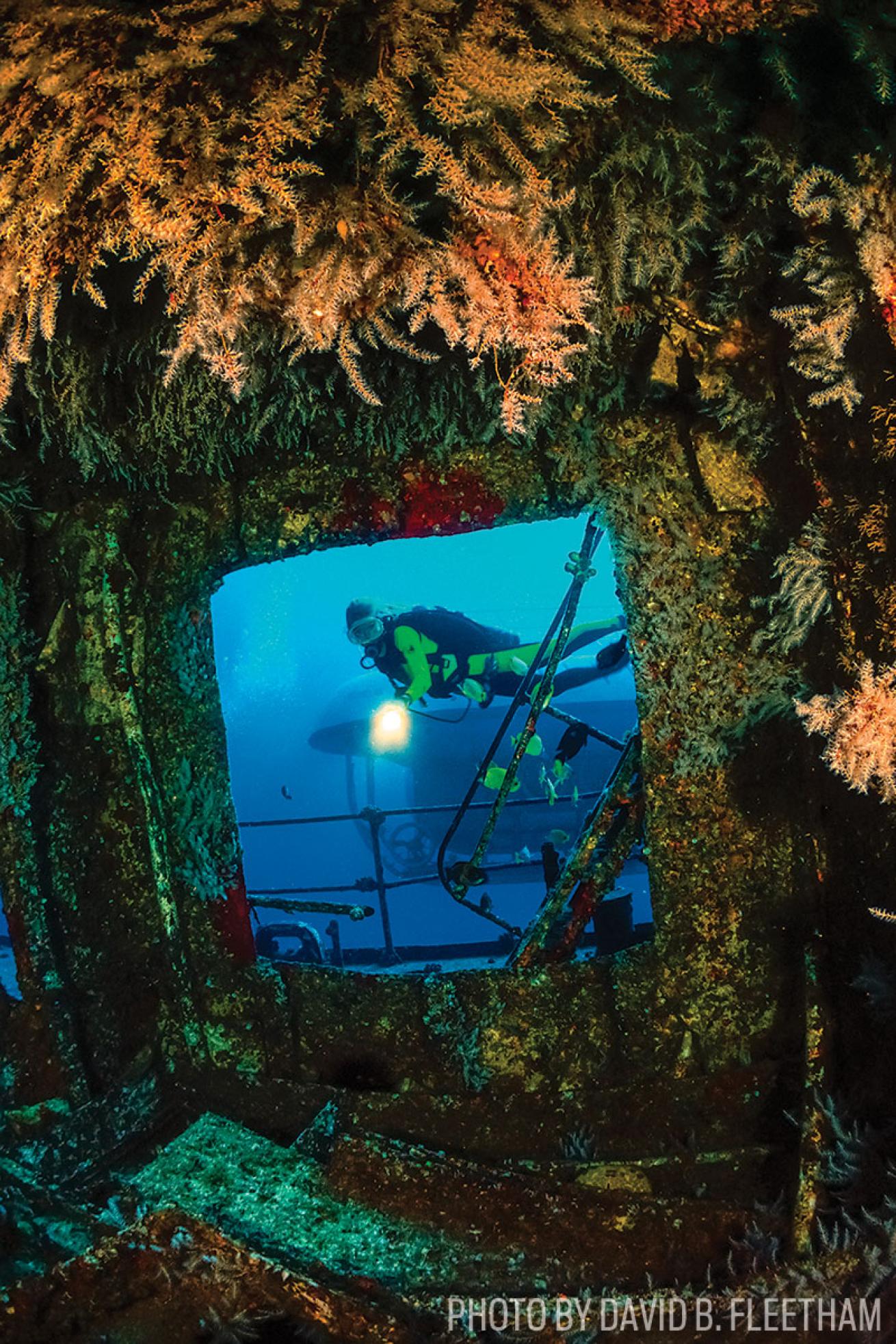 YO-257 shipwreck Oahu Hawaii scuba diving
