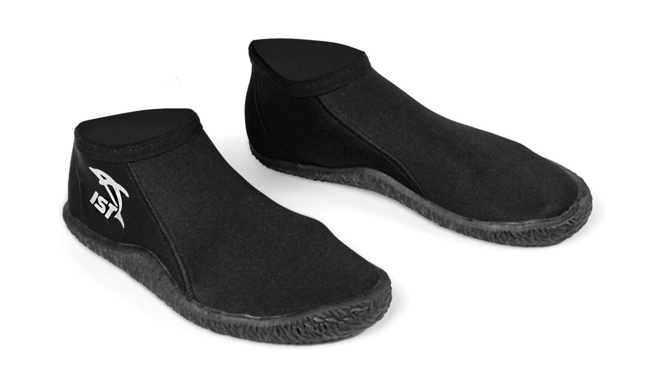The Hydro Grip sole ensures a secure, anti-slip grip on wet surfaces.
