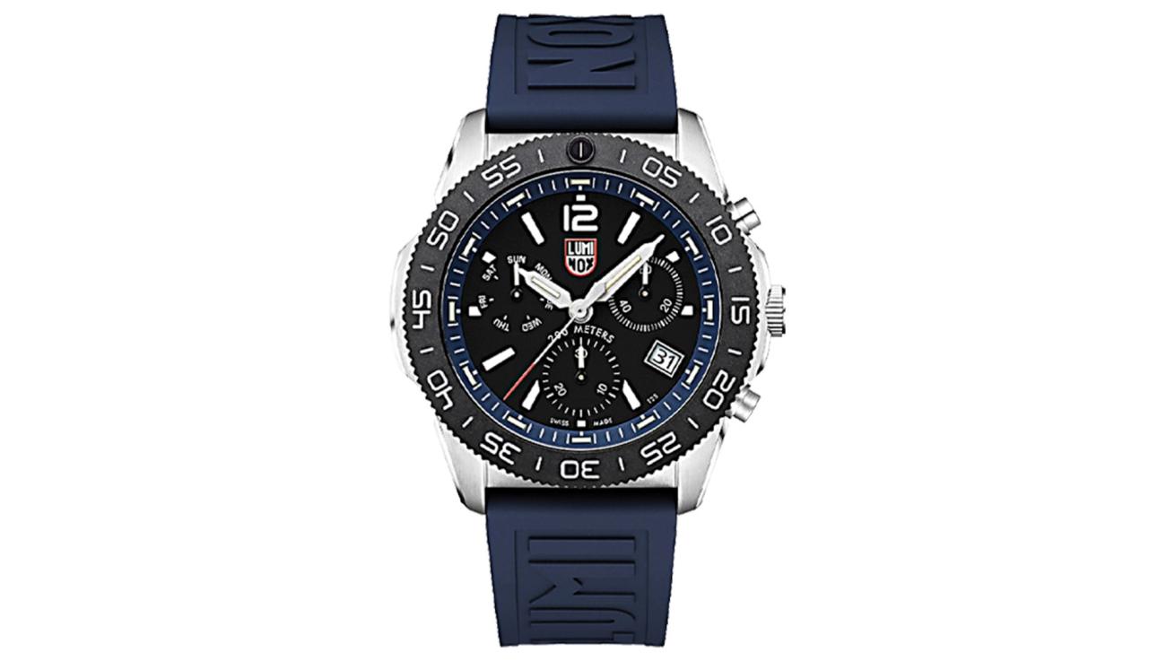 Luminox technology for unmatched readability in any condition.