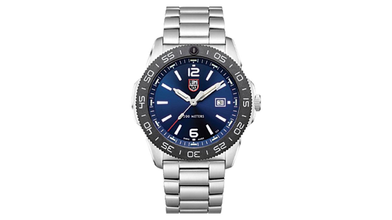 Classic dive watch style with rugged durability and outstanding legibility
