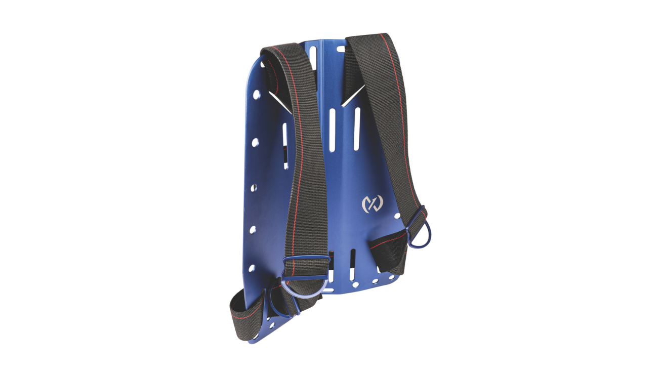 Available in four colors with matching D-rings