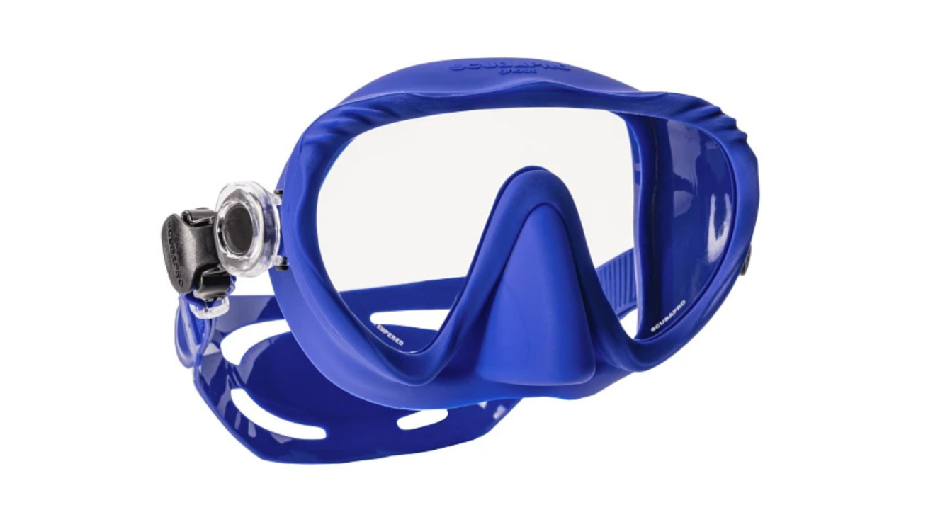 Compact, frameless design folds flat for stowage as a backup mask.