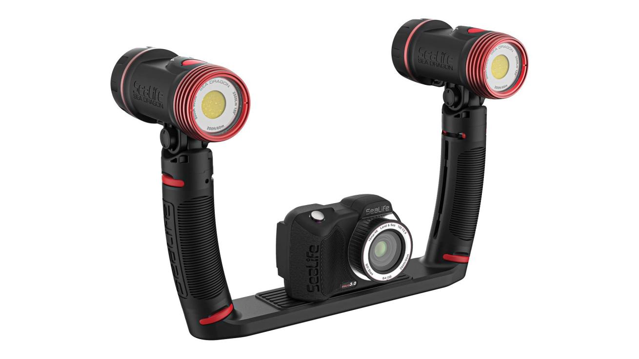 The versatile combo includes two imaging lights with a 4K camera.