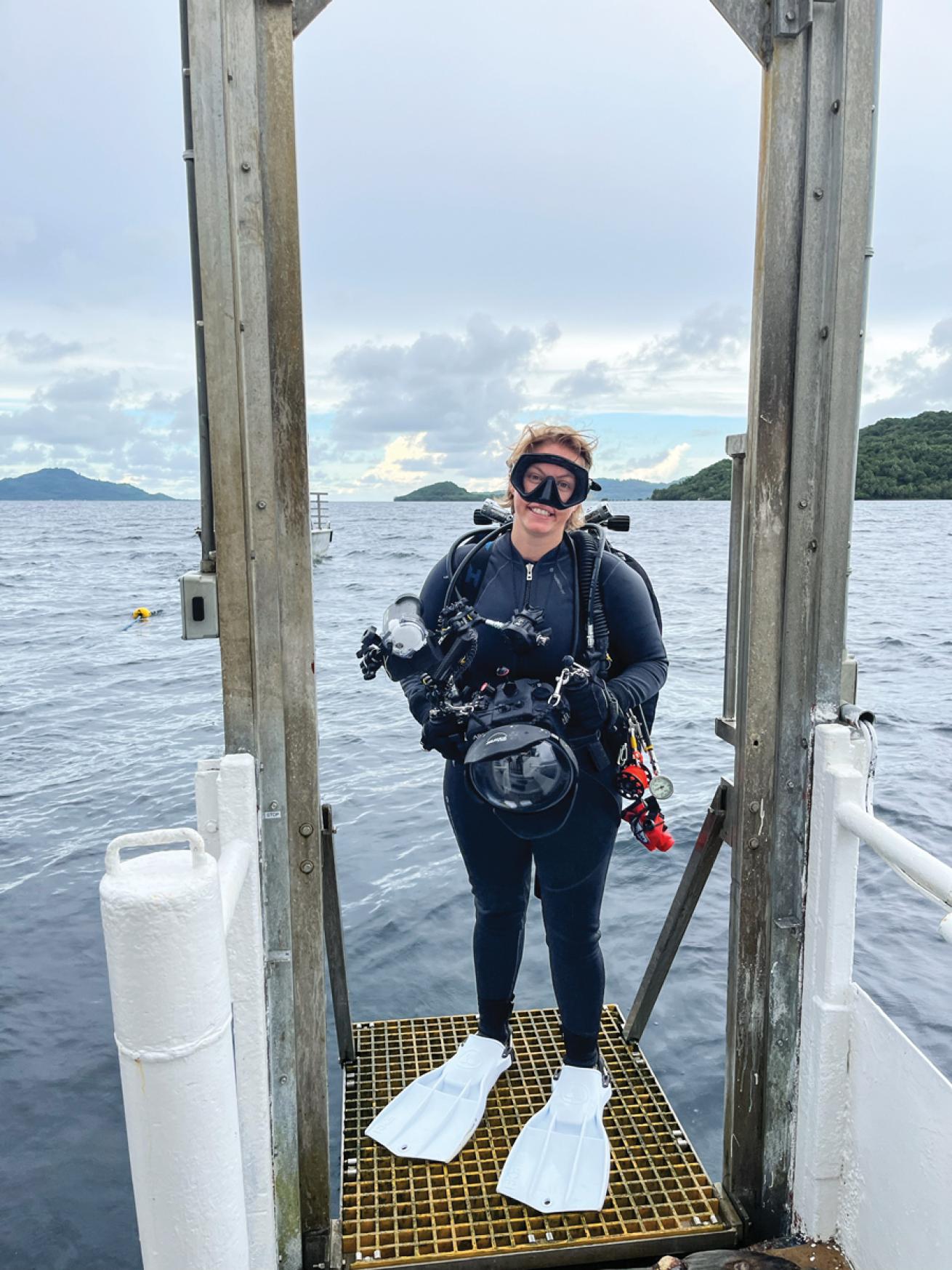 Candice on the dive elevator, a luxury for all divers on board.