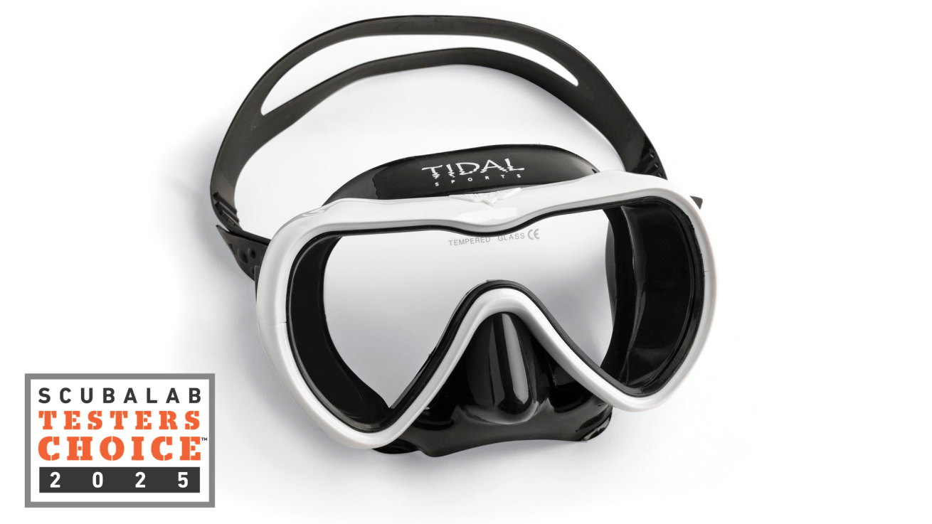 Features advanced anti-fog technology and UV lens treatment