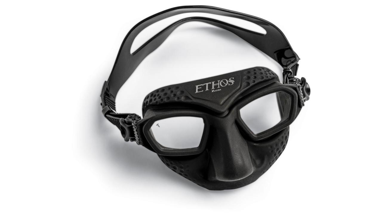 Flexible frameless mask with a super low internal volume