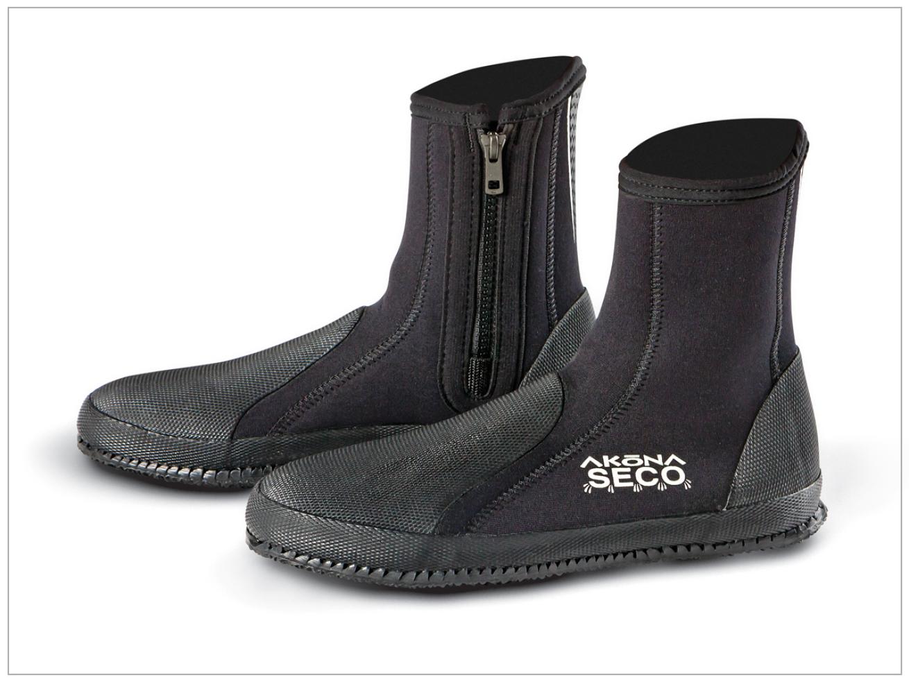 Akona Seco Boots scuba diving