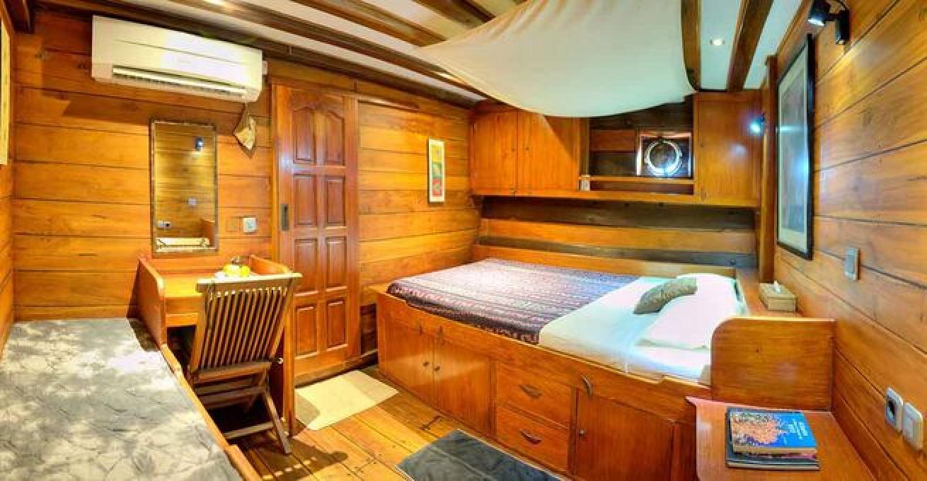 aurora liveaboard amenities