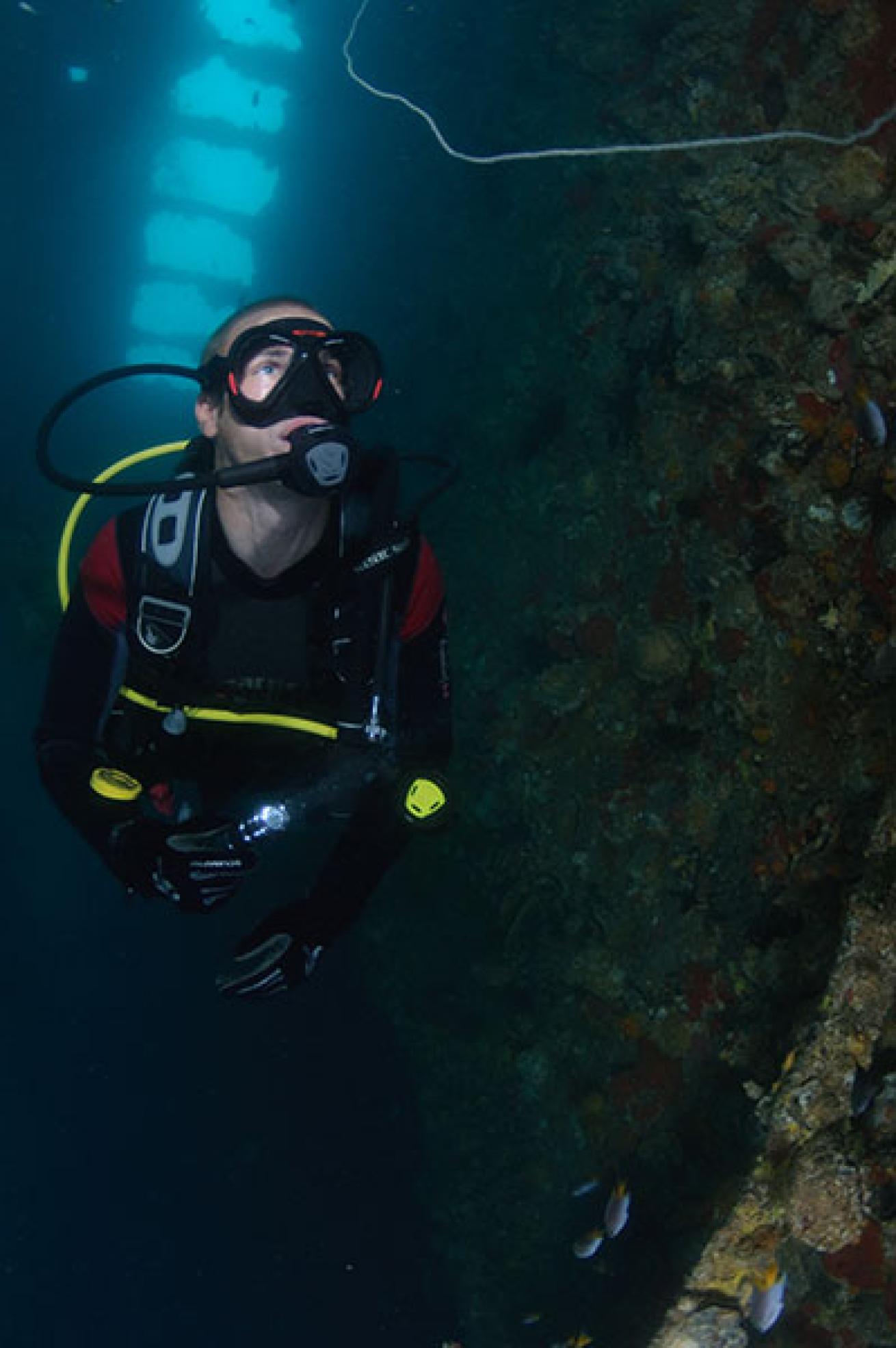 scuba diving wreck thailand