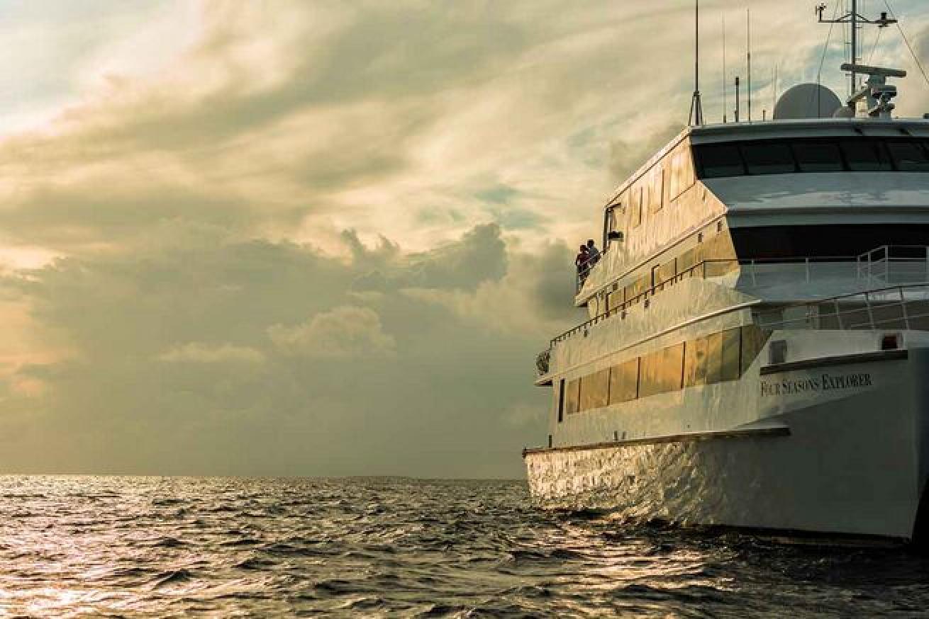 Four seasons explorer luxury liveaboard