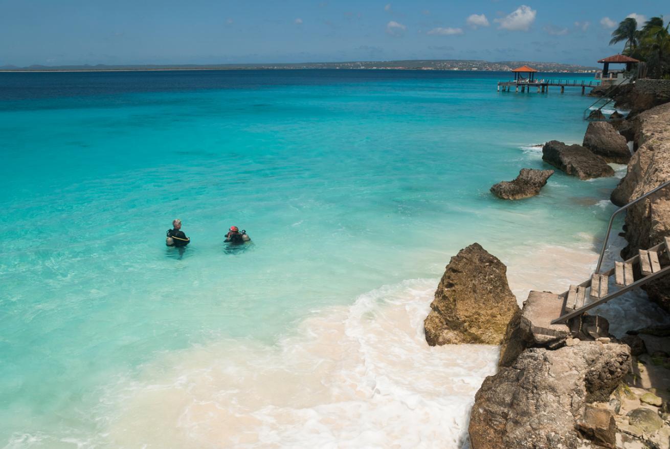 shore diving Bonaire