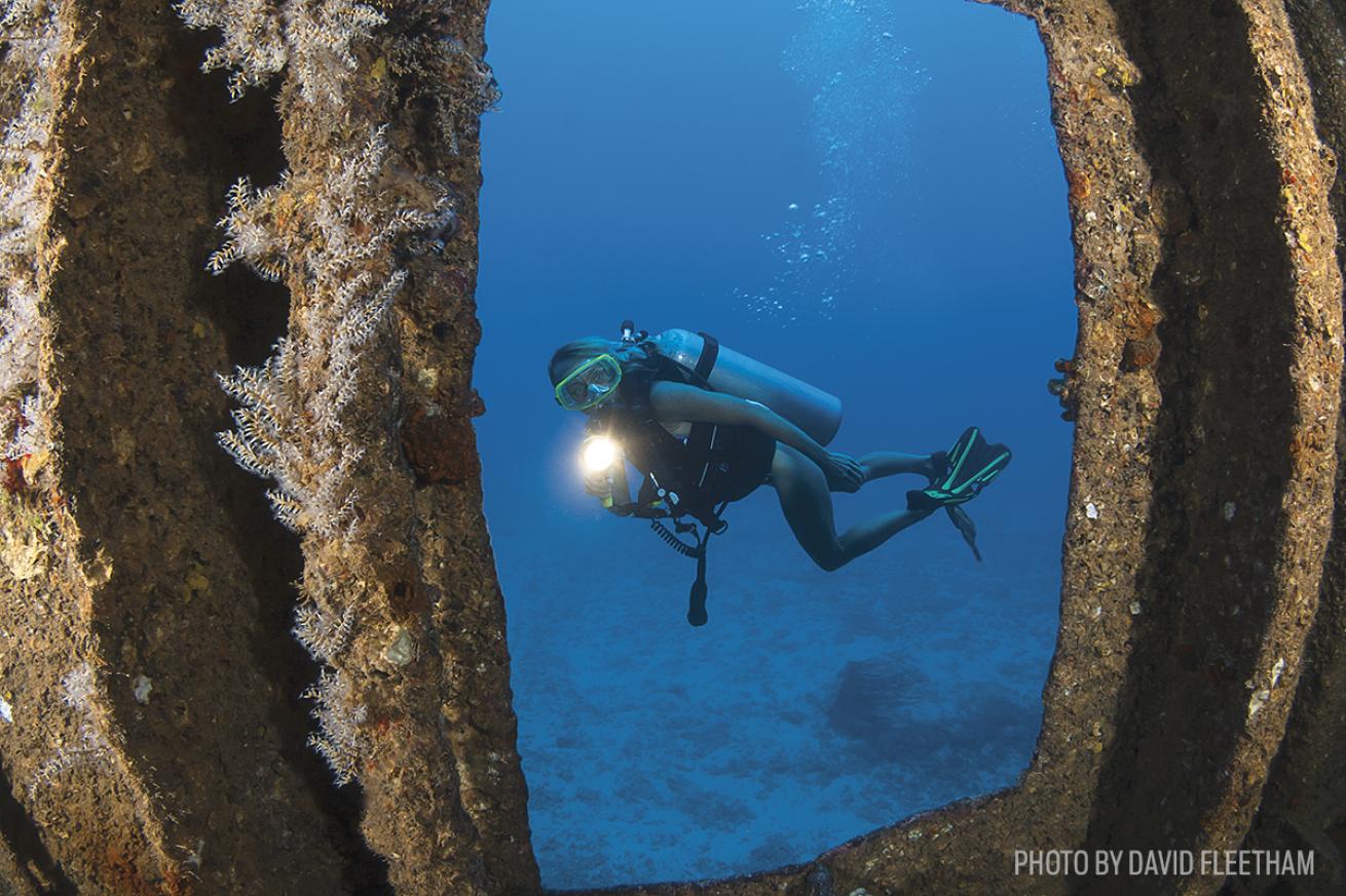 scuba diving wrecks in Oahu, Hawaii
