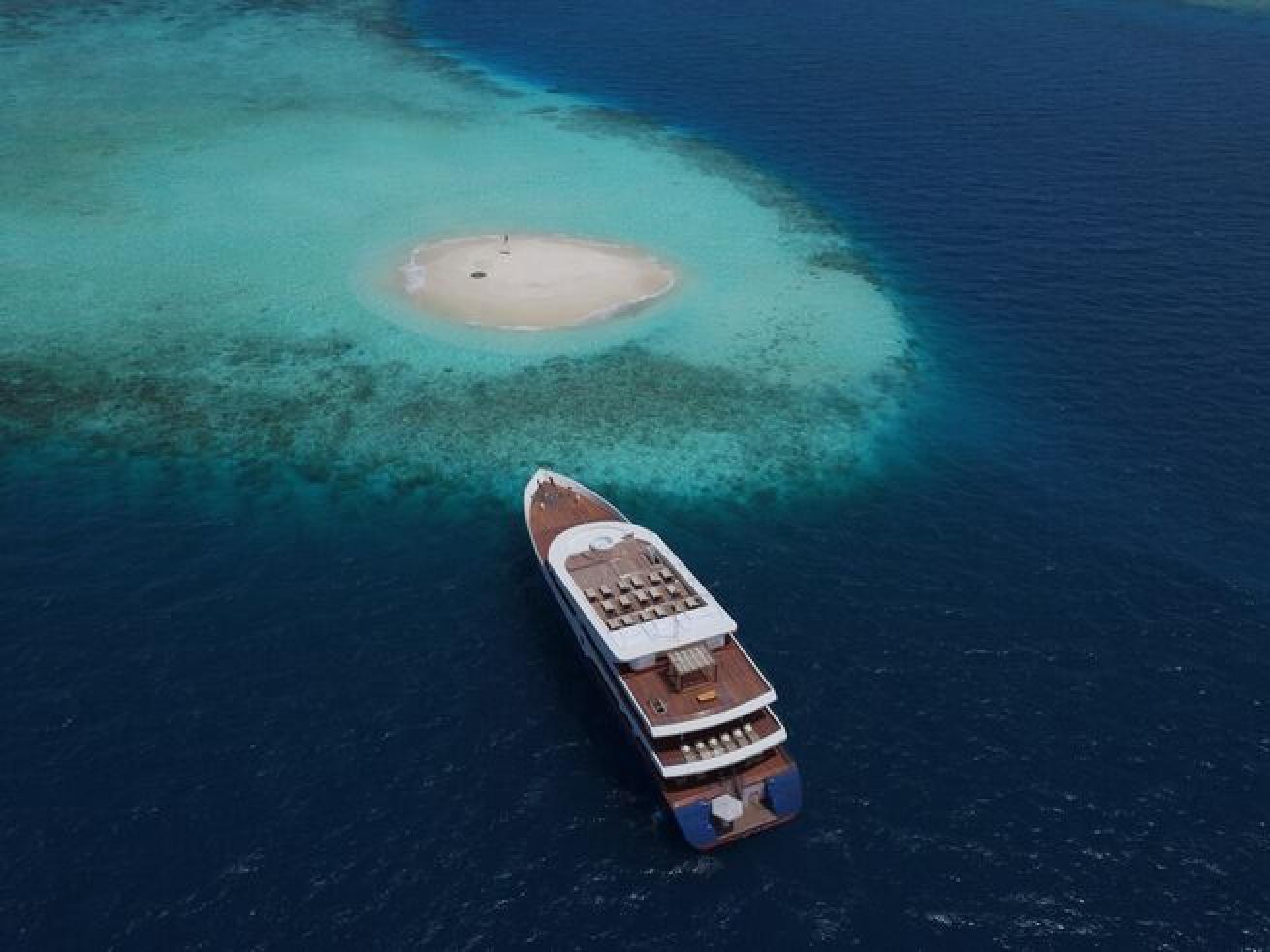 scubaspa liveaboard floating resort