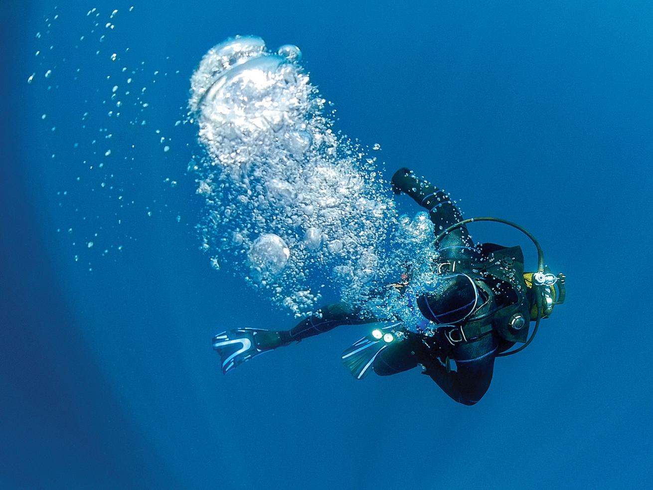 How to ditch your weights underwater in an emergency