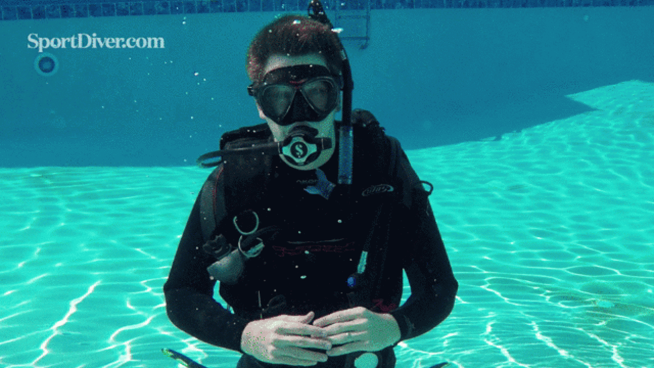 scuba hand signals weight
