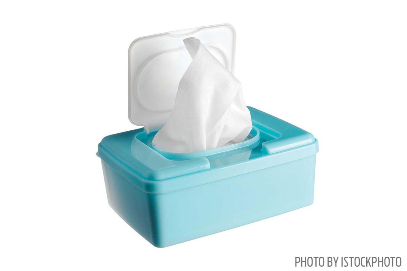baby wipes travel tips