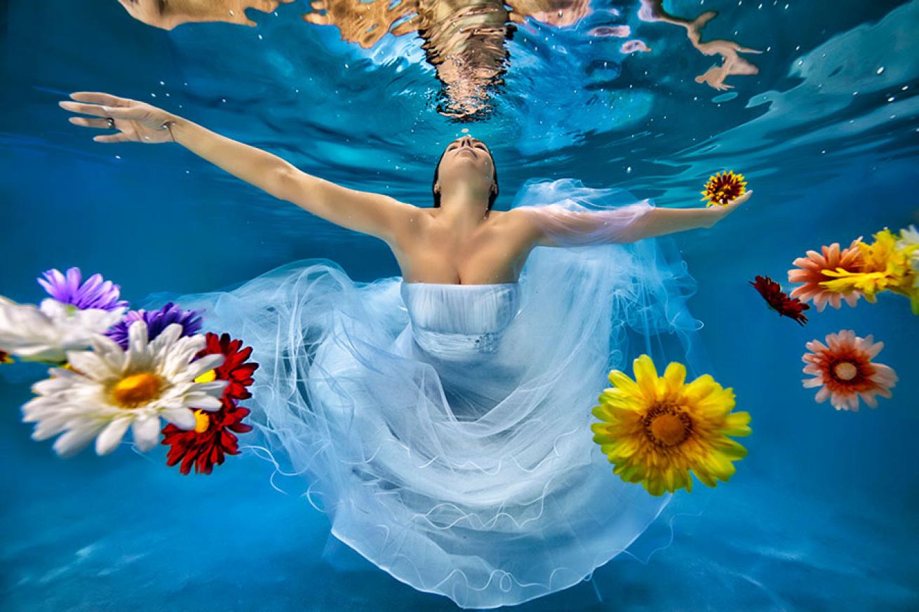 trash the dress underwater photos
