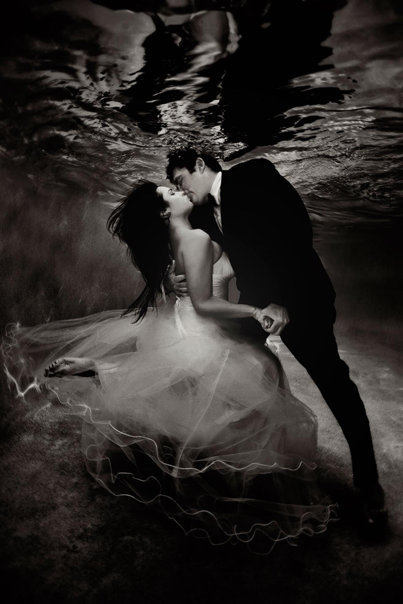 trash the dress underwater photos