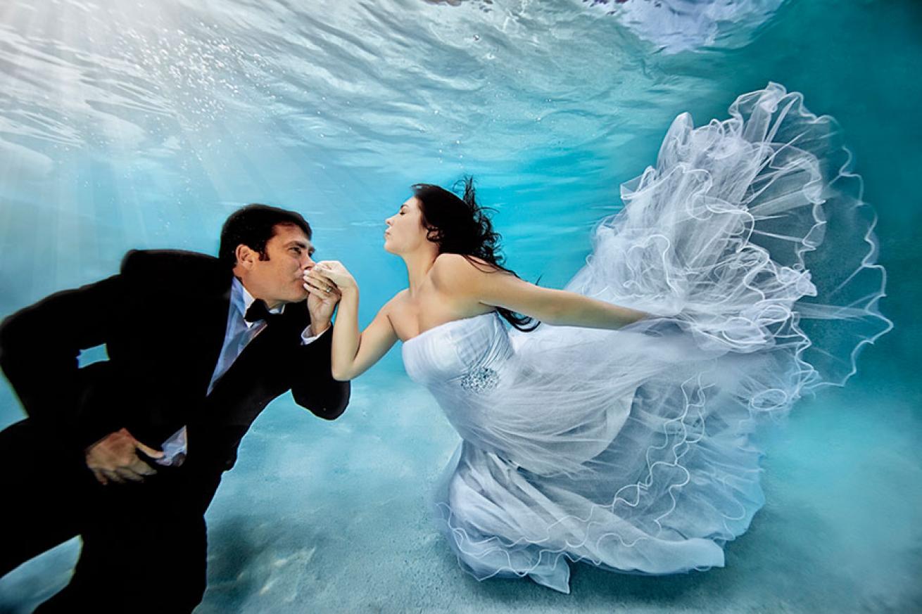 trash the dress underwater photos
