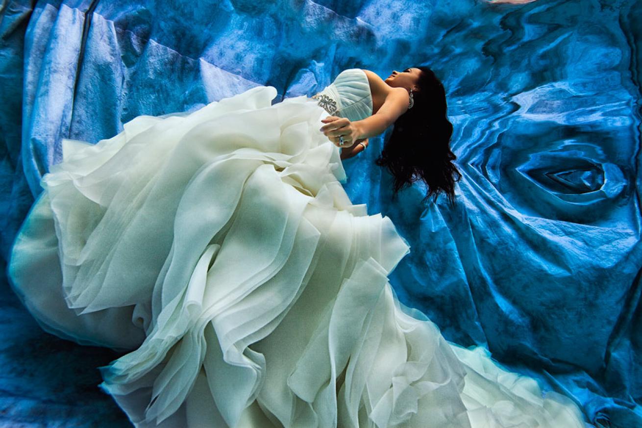 trash the dress underwater photos