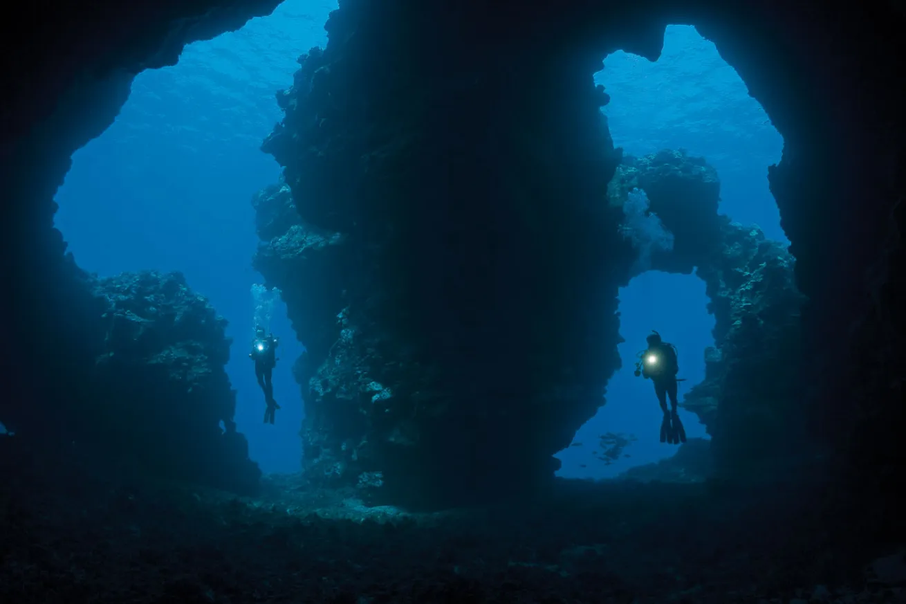 Hawaii Cathedrals Diving