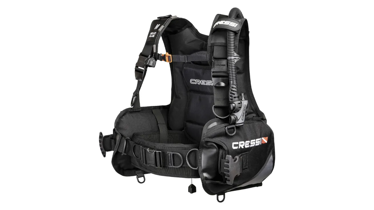 best scuba bcds Cressi solid plus