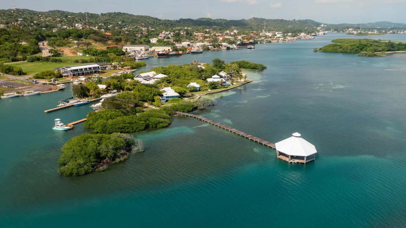 Barefoot Cay’s nine villas and five oceanfront lofts offer guests unparalleled privacy.