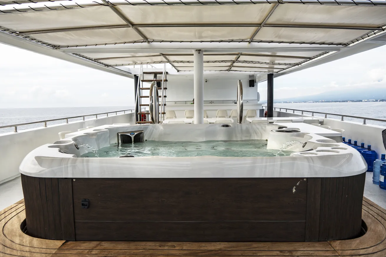hot tube on a liveaboard