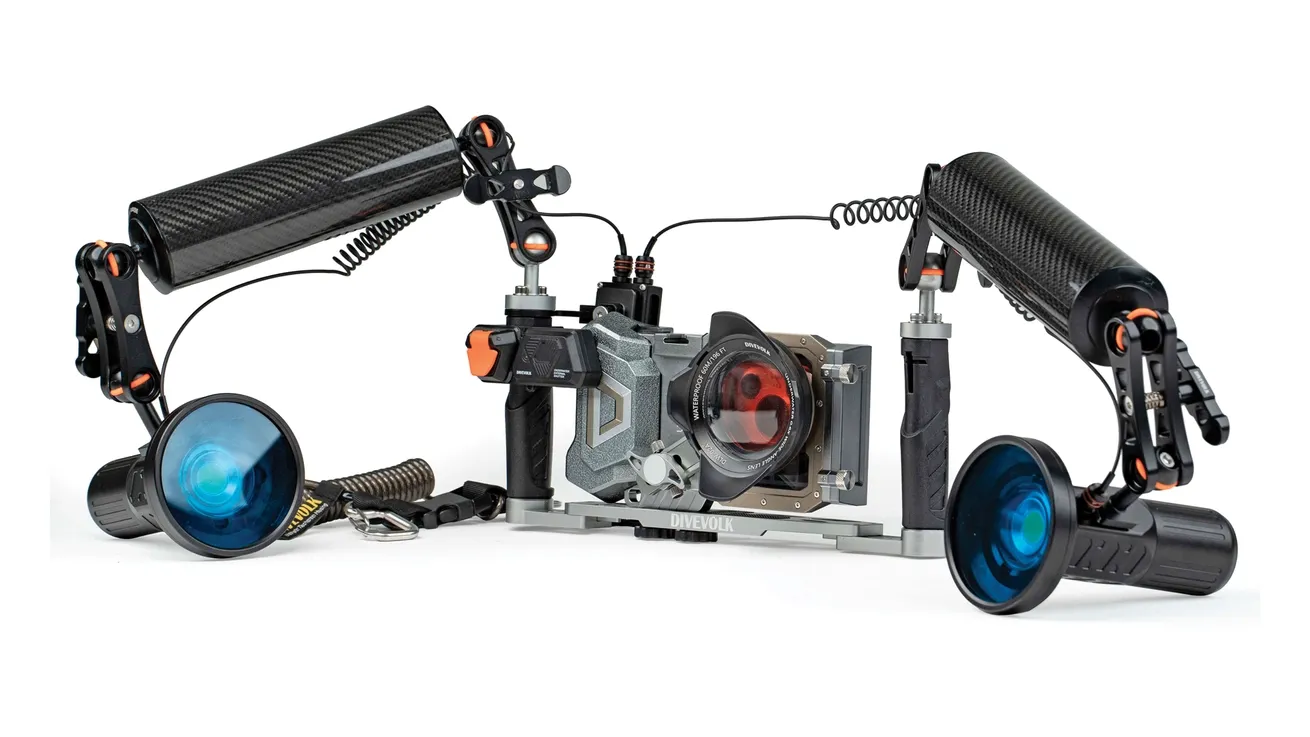 DIVEVOLK SeaTouch 4 Max Platinum Almighty Kit with housing, lenses, tray, buoyancy arms, and lights