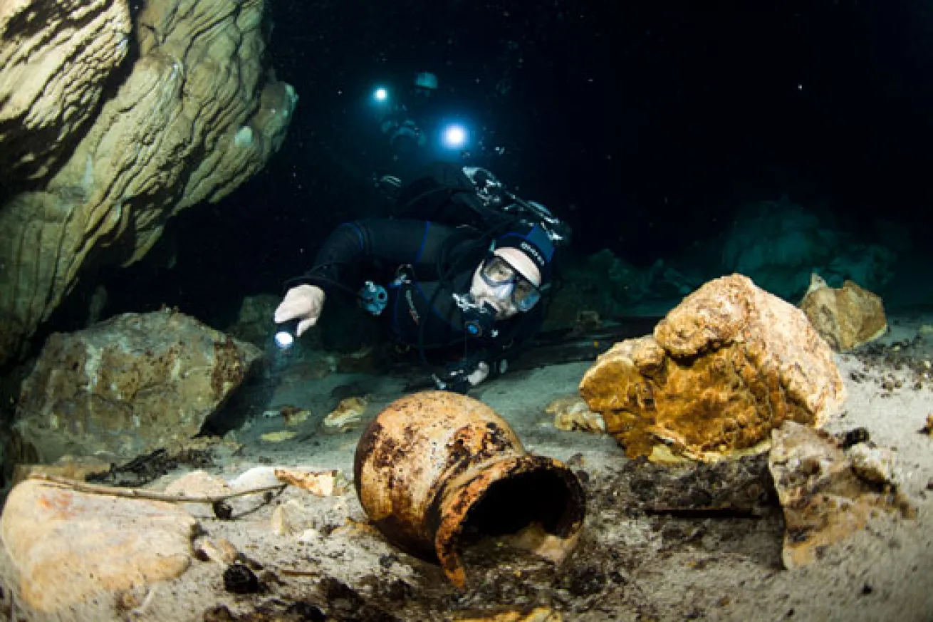 scuba diving Maya cenotes