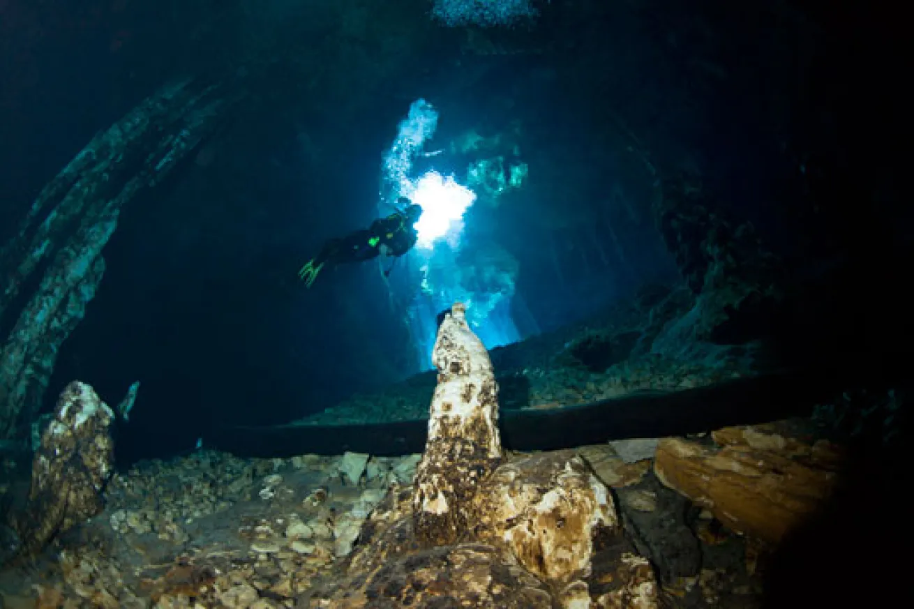 scuba diving Maya cenotes