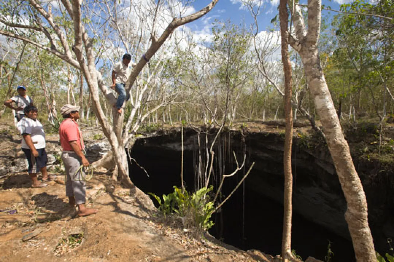 scuba diving Maya cenotes