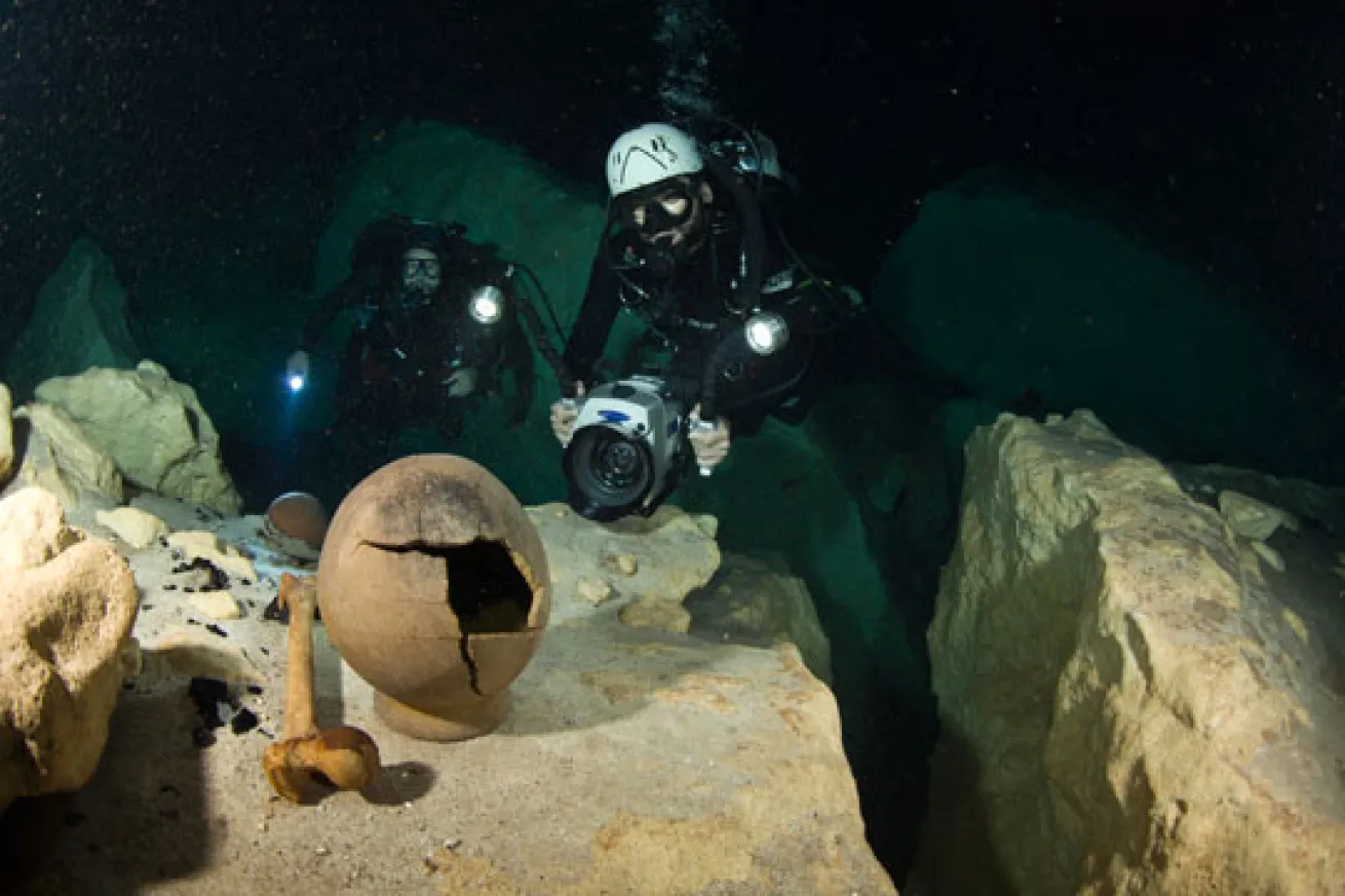 scuba diving Maya cenotes