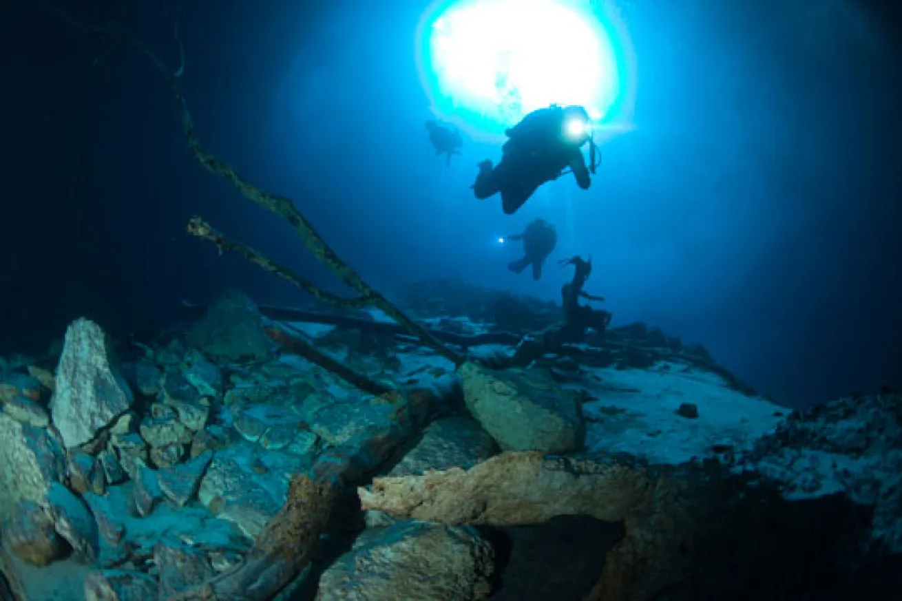 scuba diving Maya cenotes