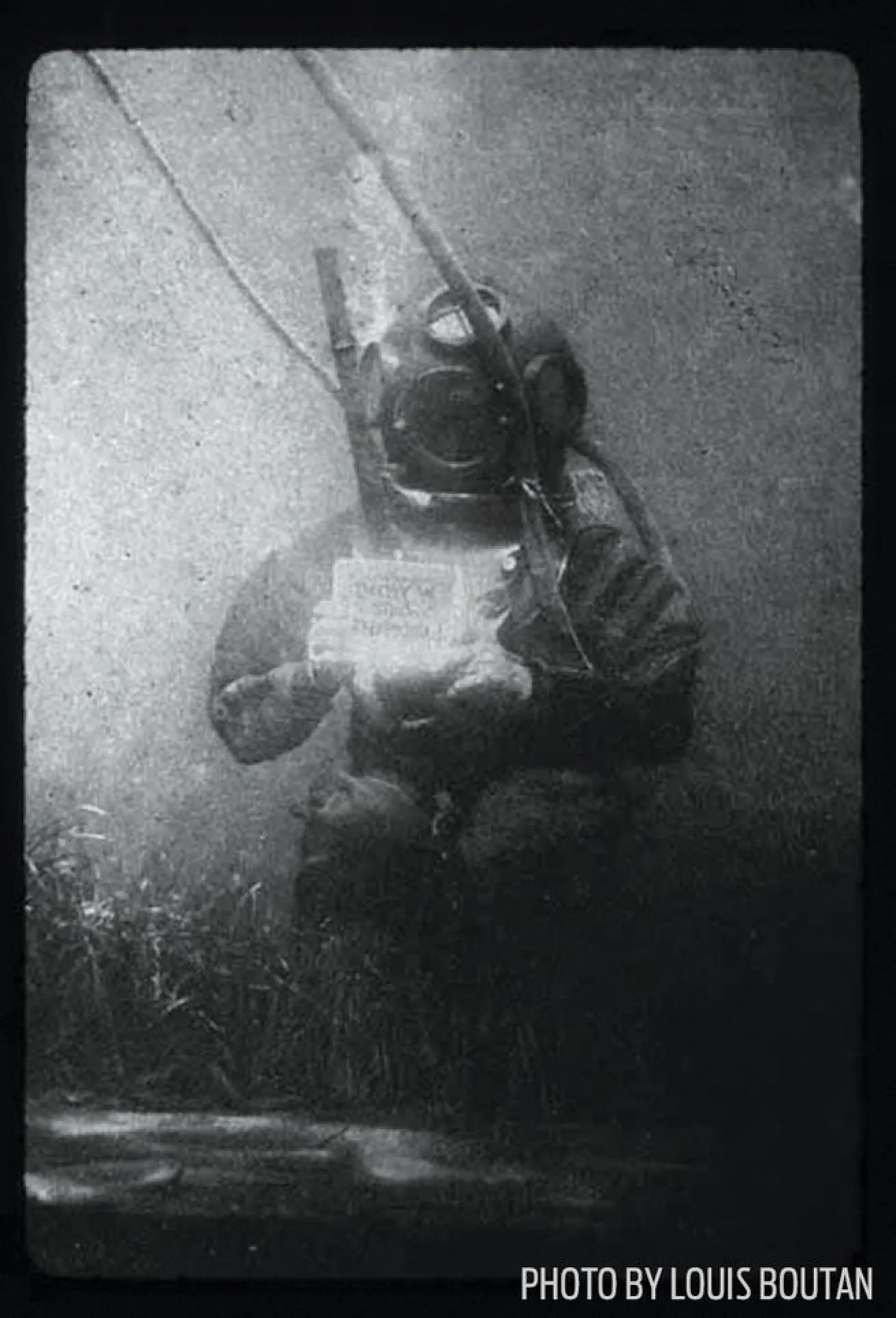 1856 William Thompson takes the first underwater photo using an early version of a pole camera in the U.K. Thirty-seven years later, Louis Boutan takes a photo of a diver while submerged.