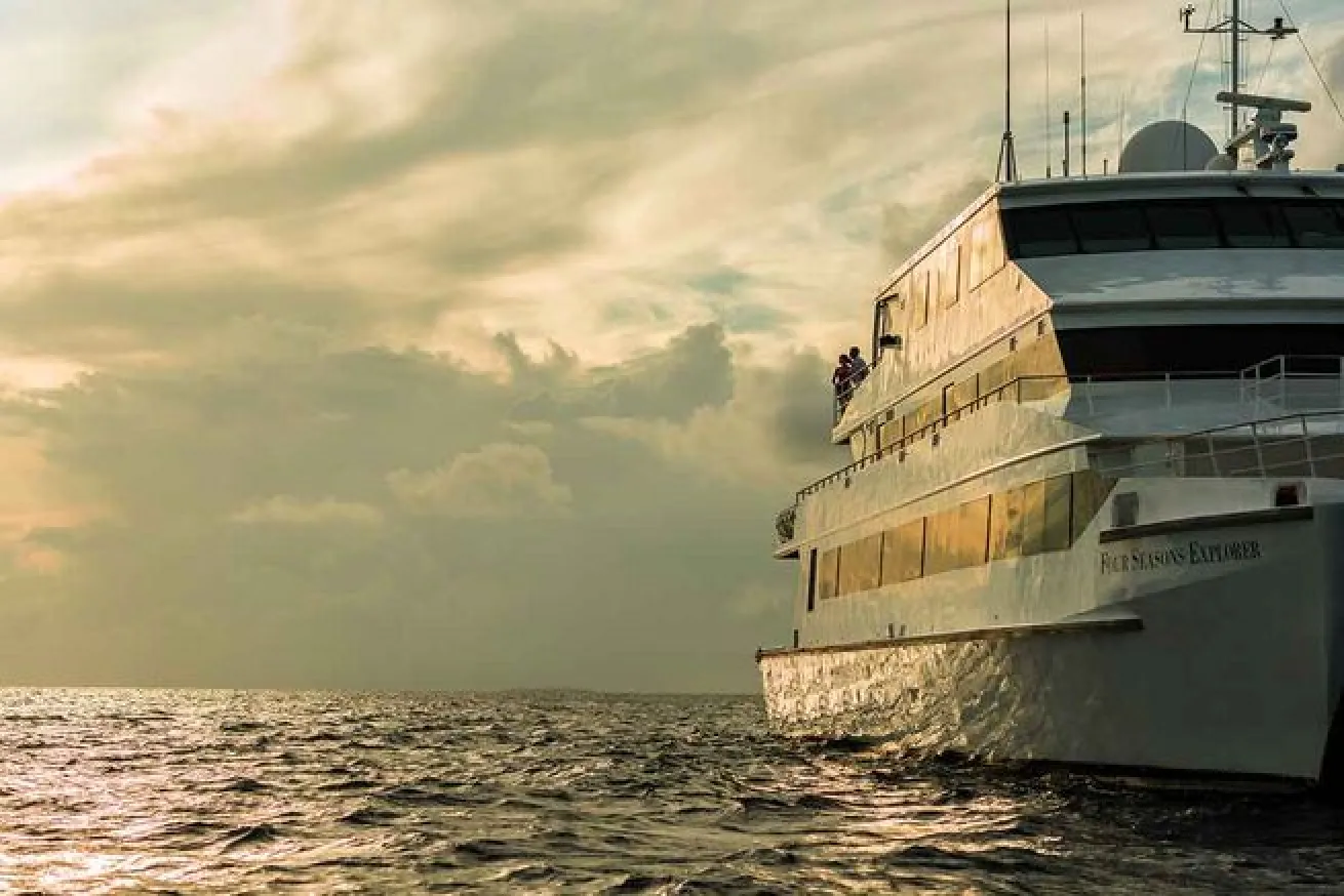 Four seasons explorer luxury liveaboard