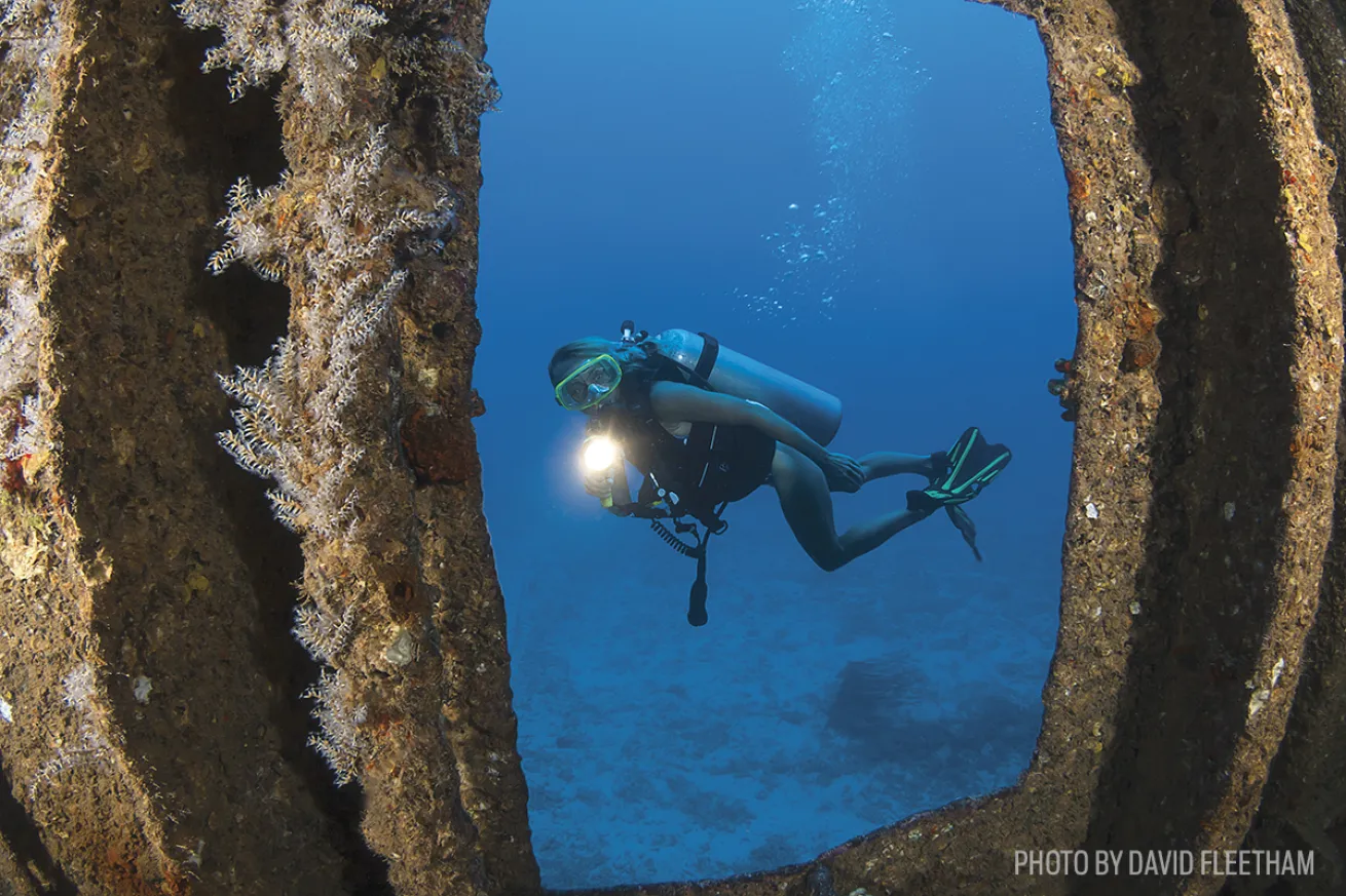 scuba diving wrecks in Oahu, Hawaii