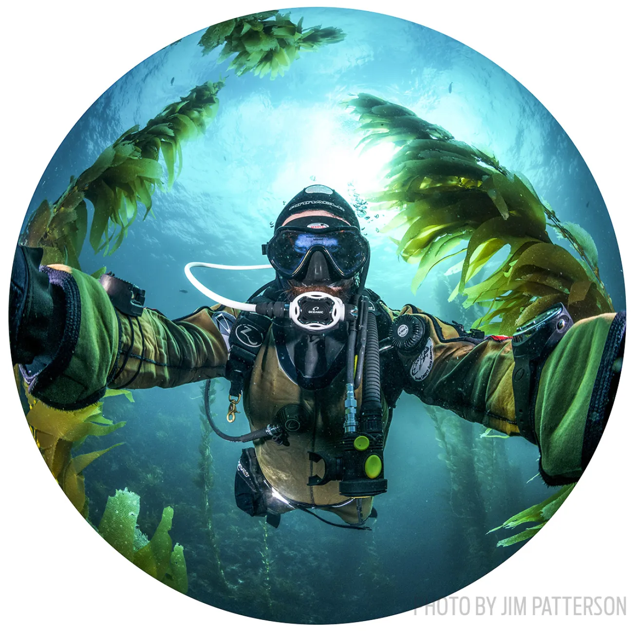 scuba diving solo