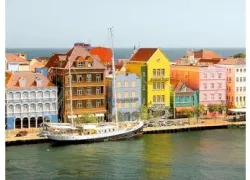 -Curacao_Main_Street_xf_.jpg.webp