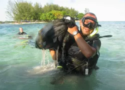 captainmorgansjewelcayutilacaysbayislandshonduras.jpg.webp