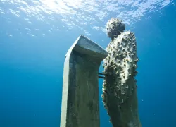jason-dec-taylor-_jason-decaires-taylor_sculpture..jpg.webp