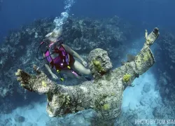 scuba-diving-christ-abyss-statue.jpg.webp