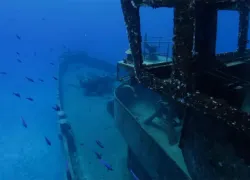 scuba diving kittiwake grand cayman
