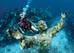 Scuba diving christ abyss key largo