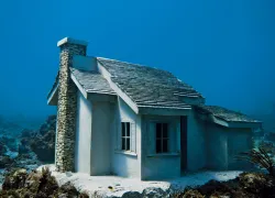 travel_house_decairestaylor.jpg.webp