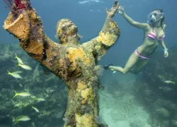 FRINK-Christ-Abyss.jpg.webp