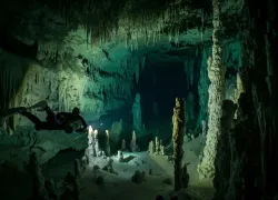 cenotes-mexico-yucatan.png.webp
