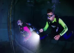 scuba-diving-bahamasbahamas-wreck-diving-sea-trader.jpg.webp